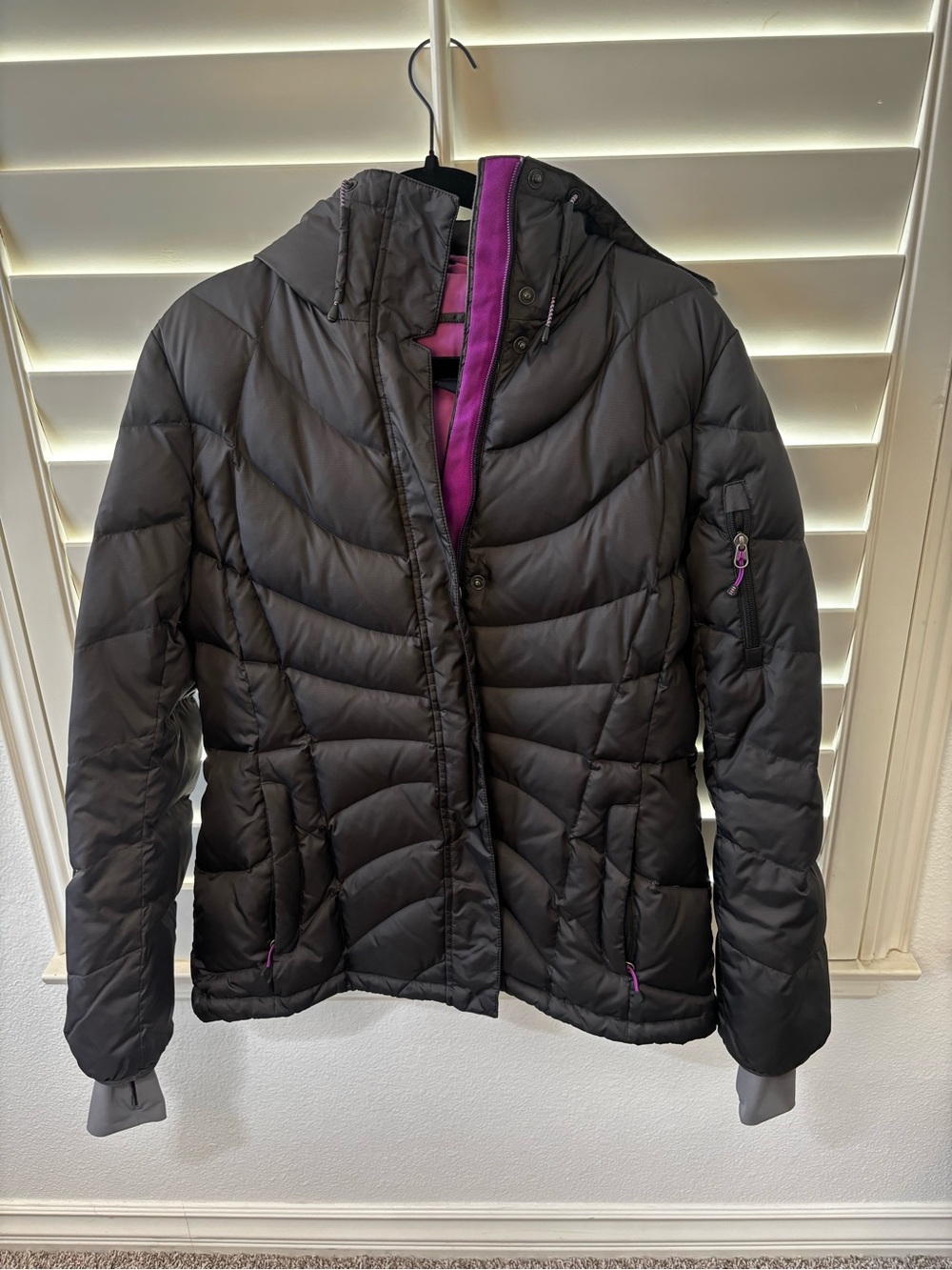 Women’s Land’s End Down Insulated Hooded Puffer Jacket — Black with Purple Trim